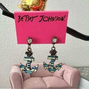 New Betsey Johnson anchor earring